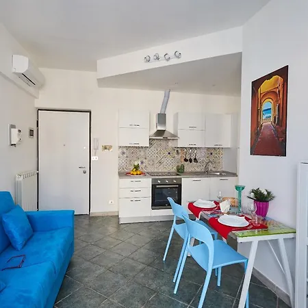 Biancoeblu Apartment Albisola Superiore